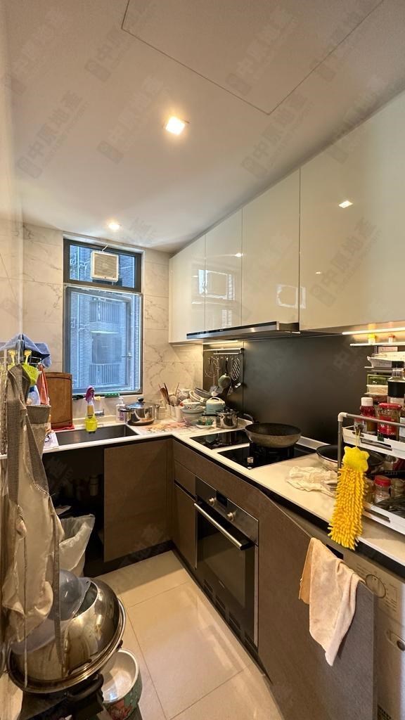 Unit Interior-Kitchen