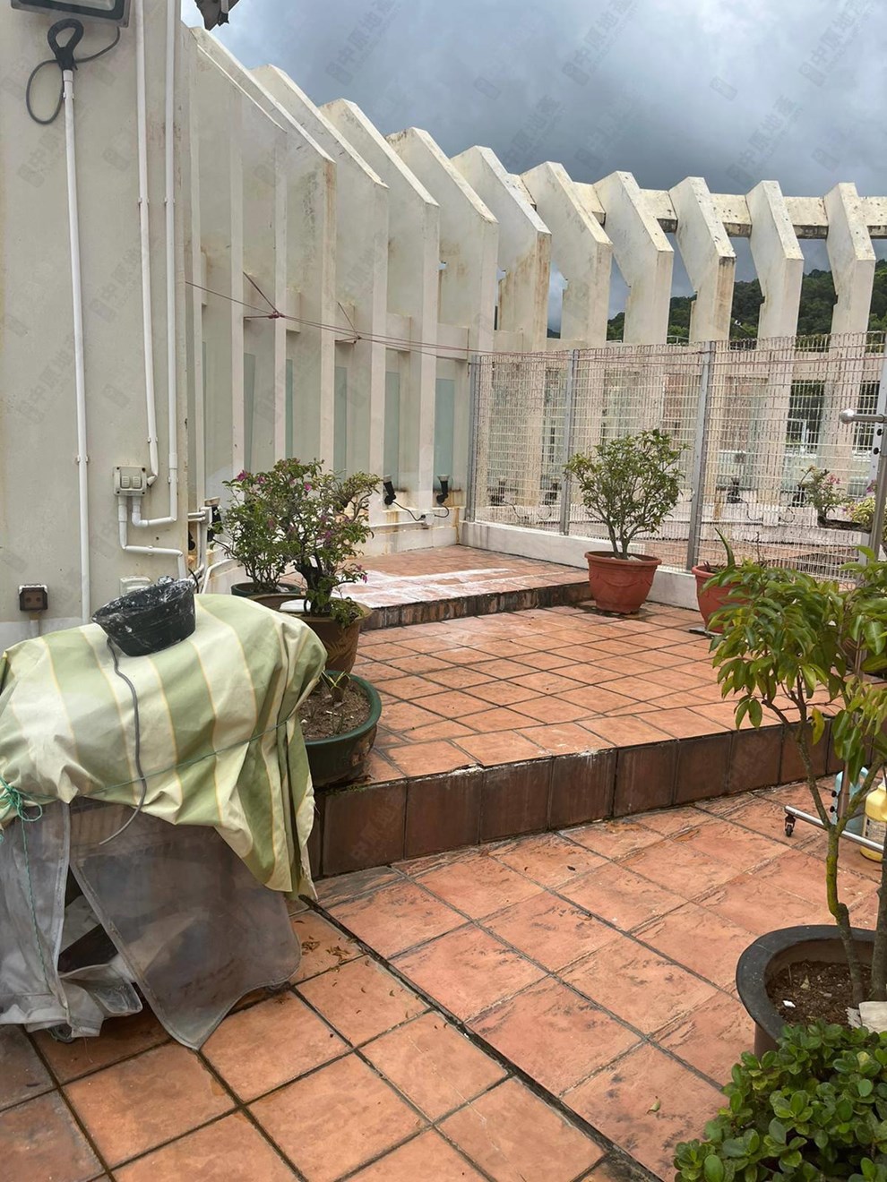 Unit Exterior-Roof