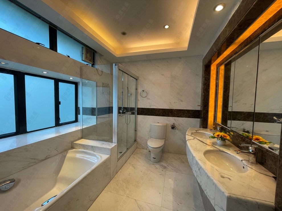 Unit Interior-Master Bathroom