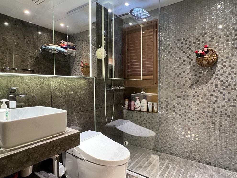 Unit Interior-Bathroom