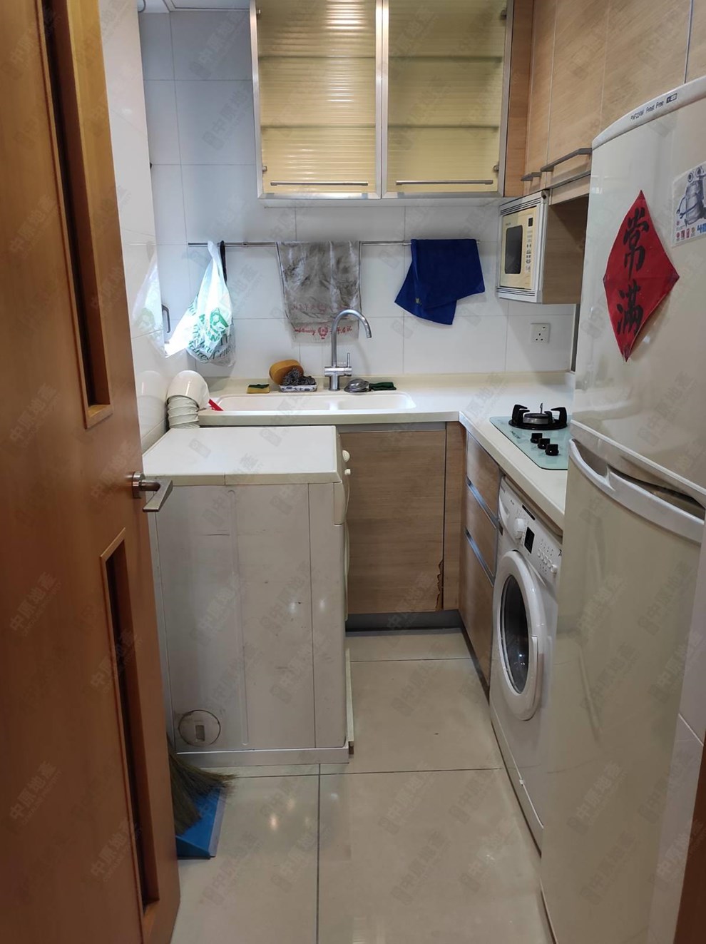 Unit Interior-Kitchen