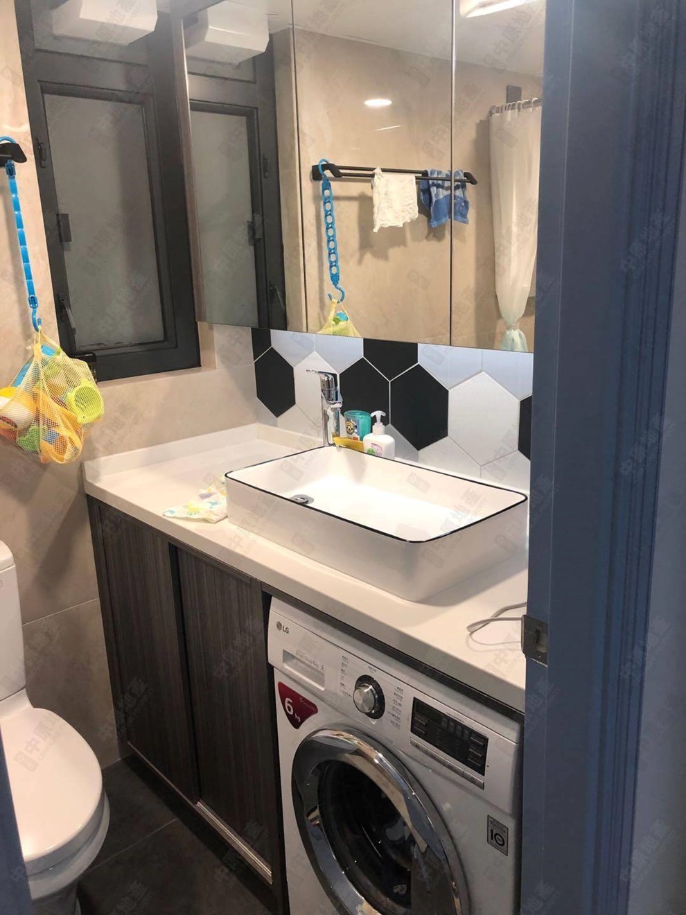 Unit Interior-Washroom