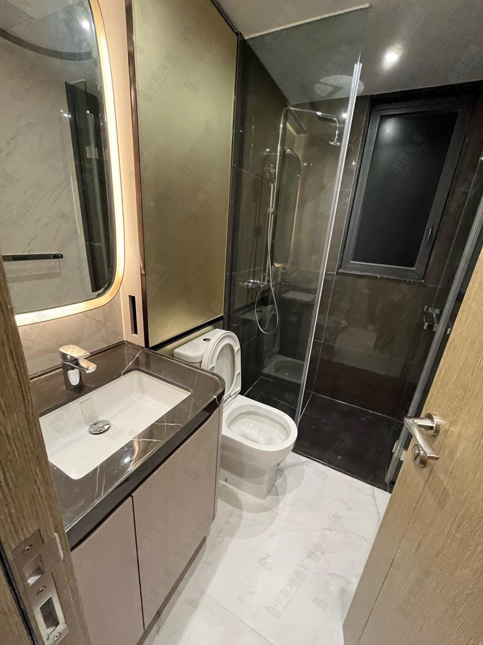 Unit Interior-Bathroom