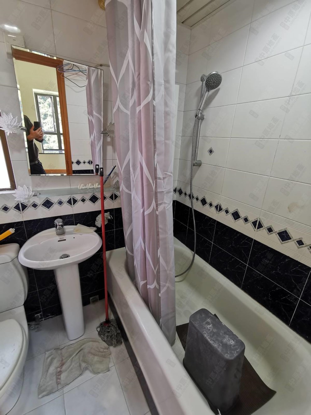 Unit Interior-Bathroom