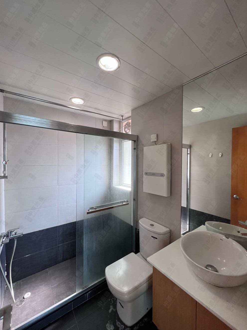 Unit Interior-Bathroom