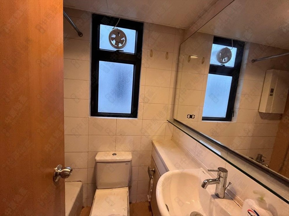 Unit Interior-Bathroom