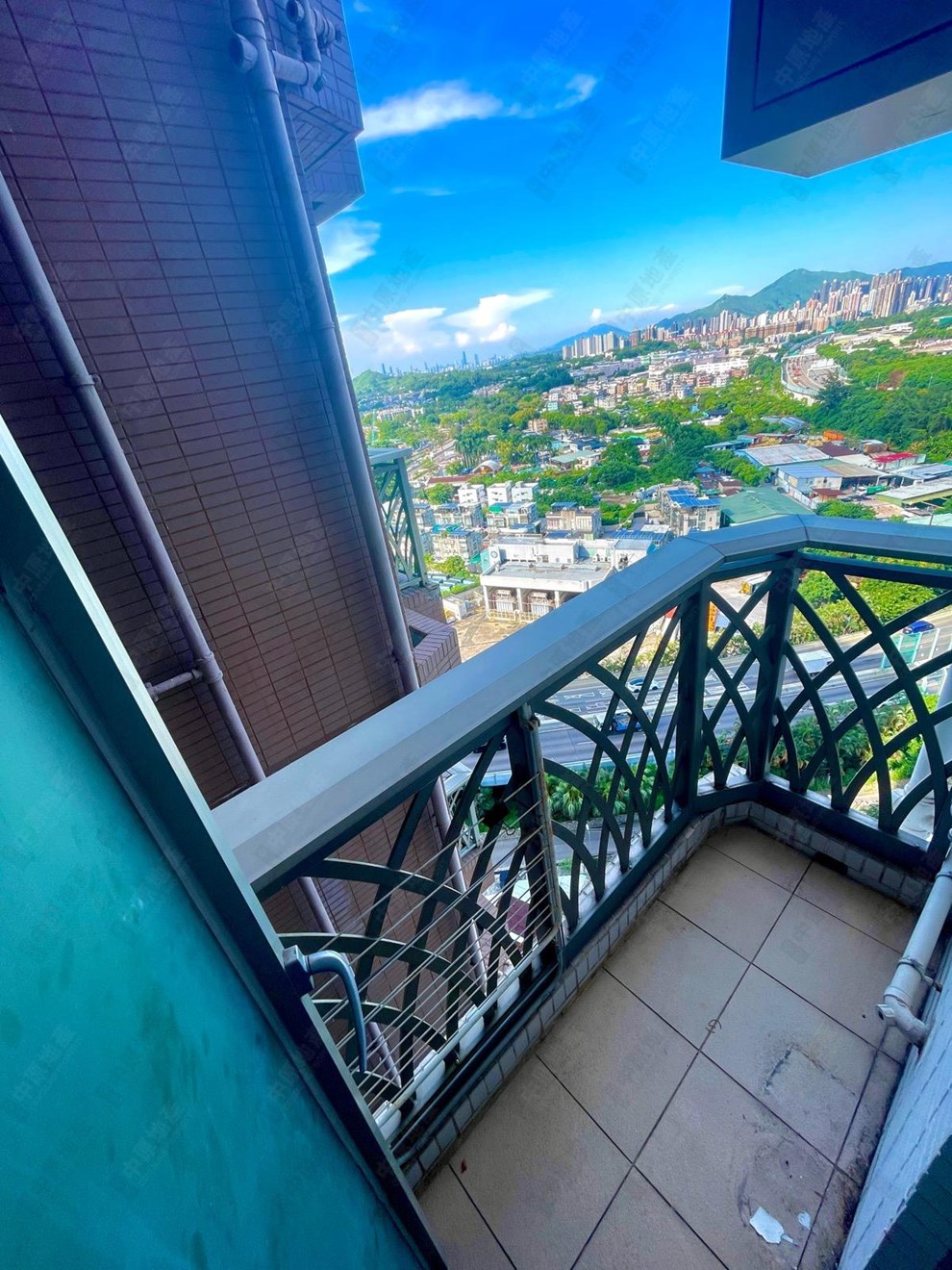 Unit Exterior-Balcony