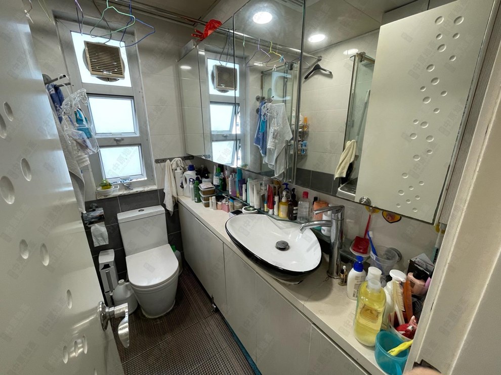 Unit Interior-Bathroom