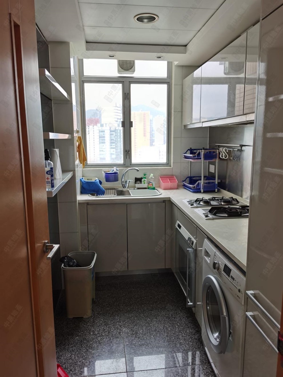 Unit Interior-Kitchen