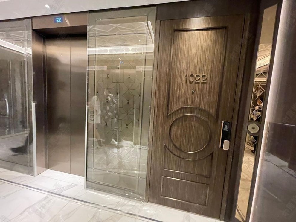 Estate-Entrance