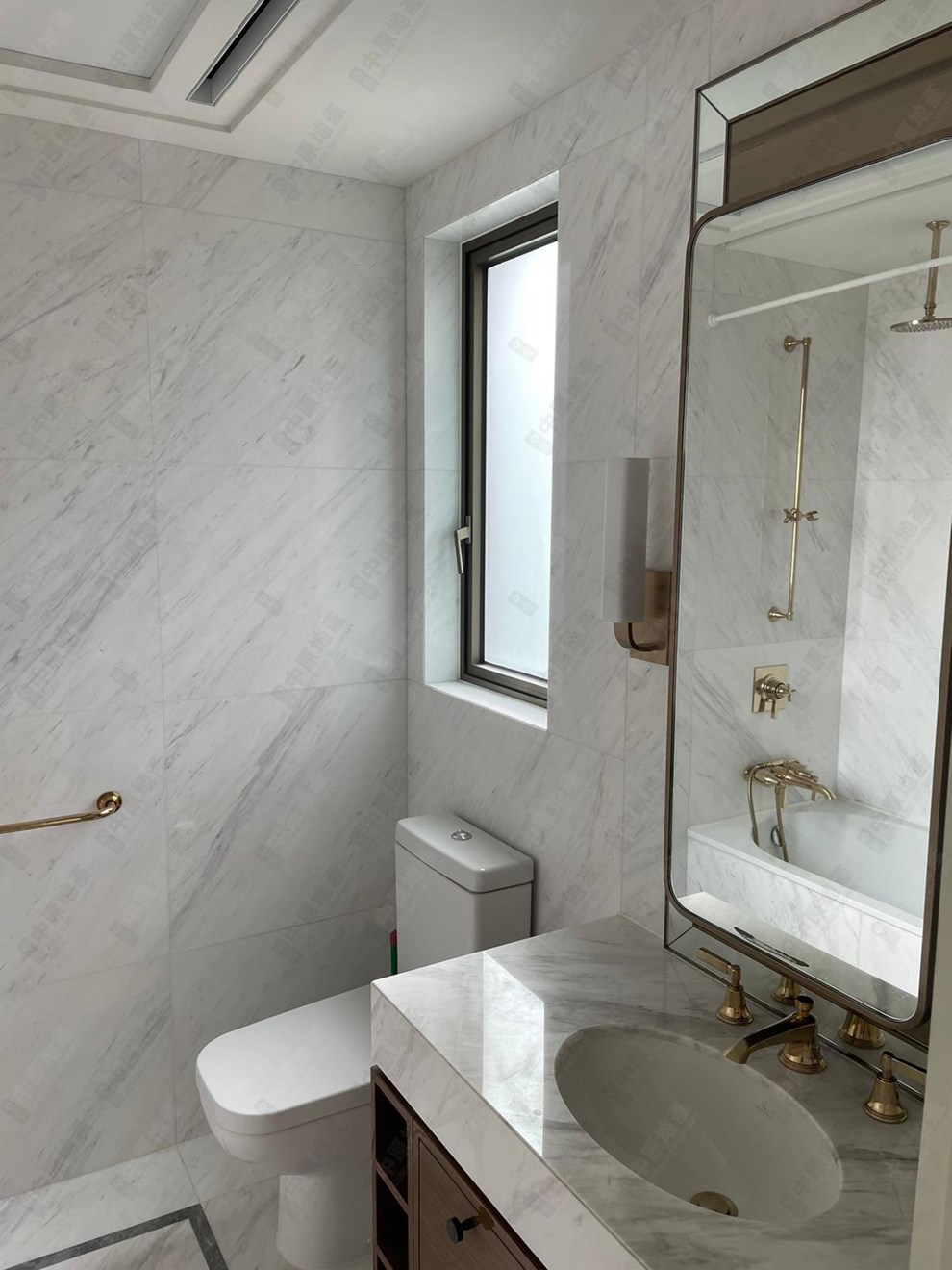 Unit Interior-Master Bathroom