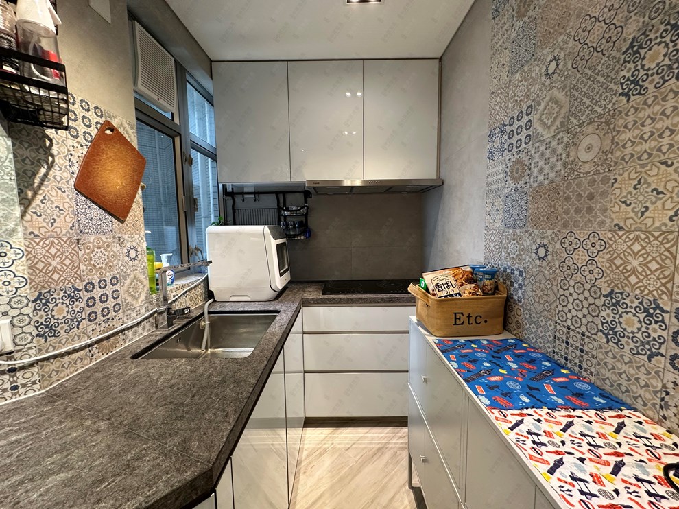 Unit Interior-Kitchen