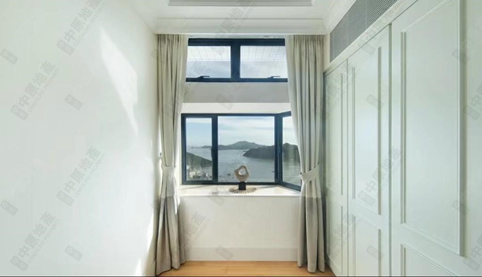 Unit Interior-Cloak Room