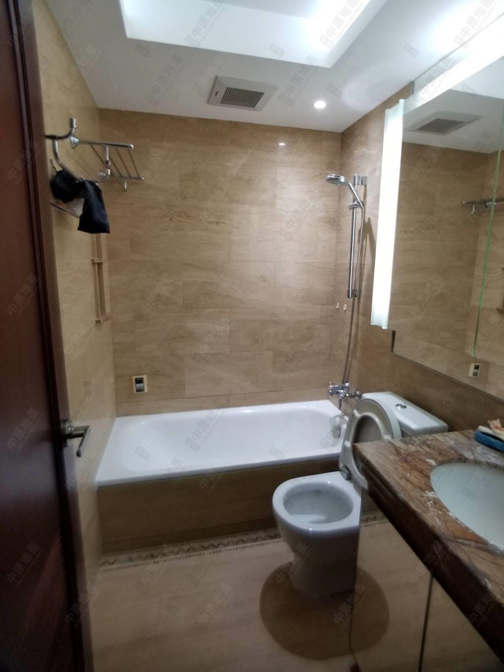 Unit Interior-Bathroom