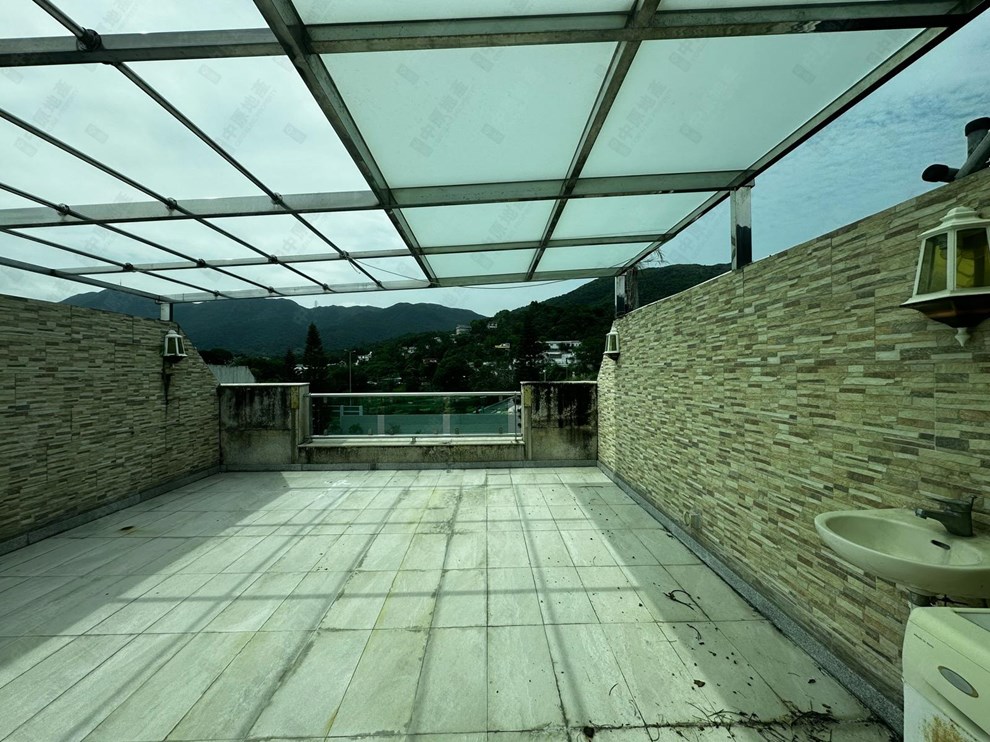 Unit Exterior-Roof