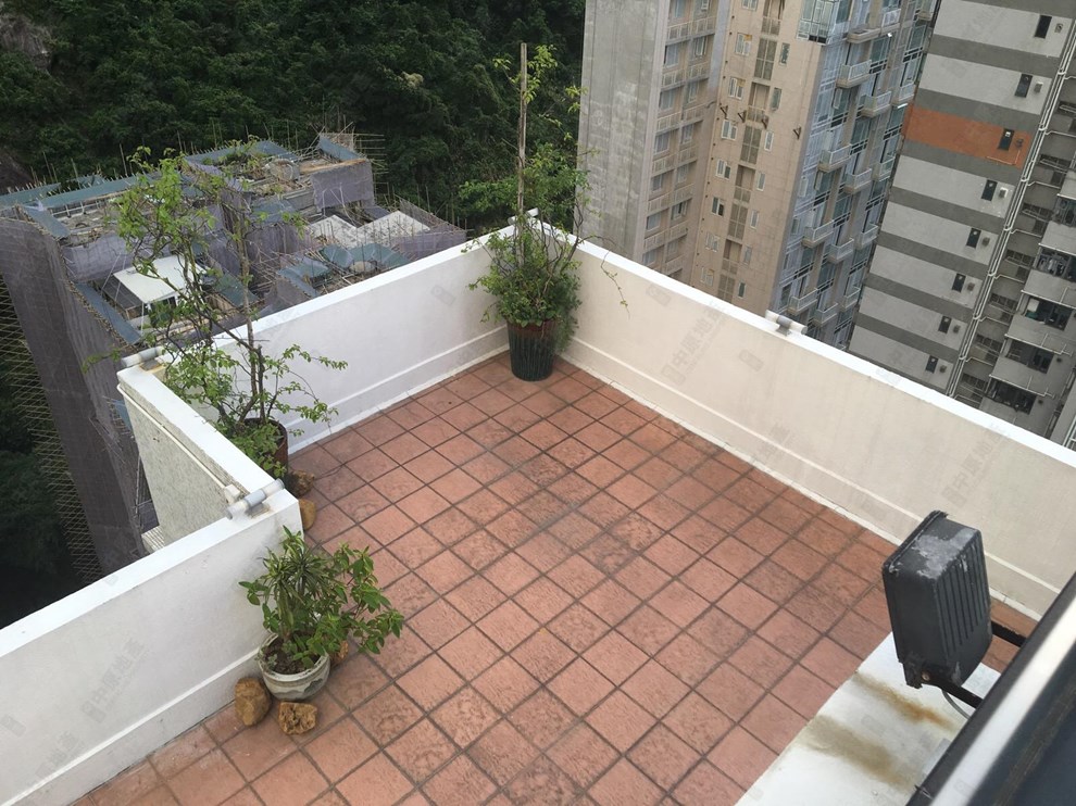 Unit Exterior-Roof