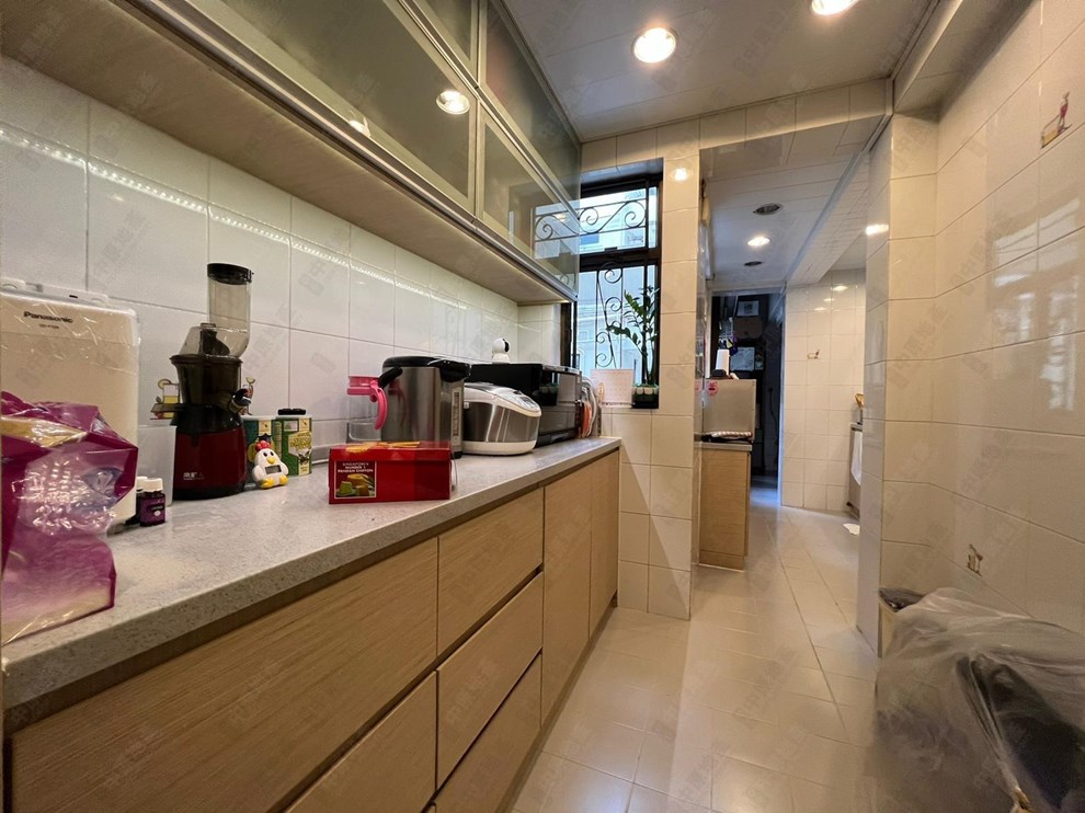 Unit Interior-Kitchen