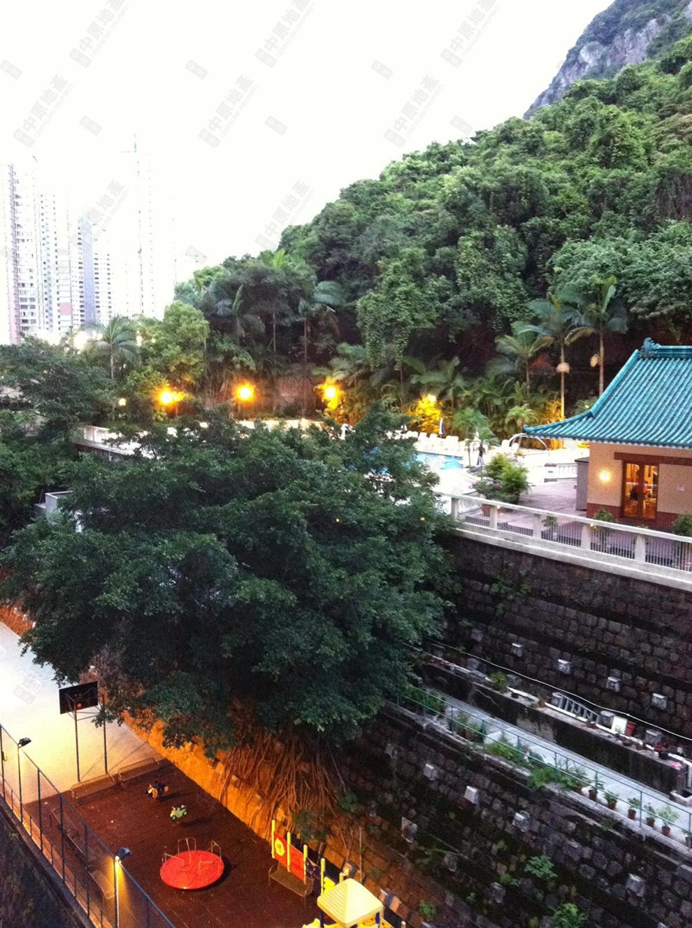窗外景观-由睡房