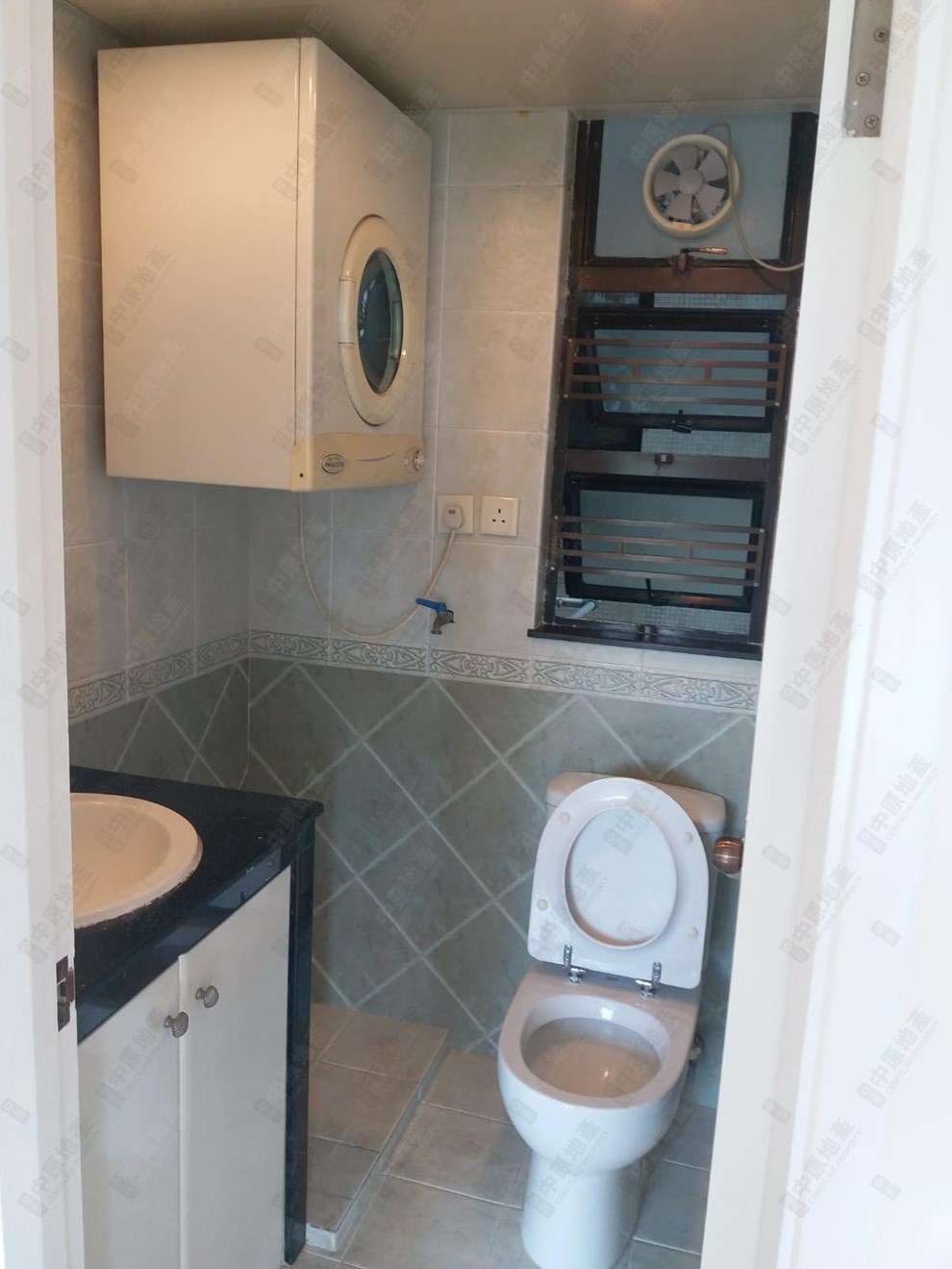 Unit Interior-Bathroom