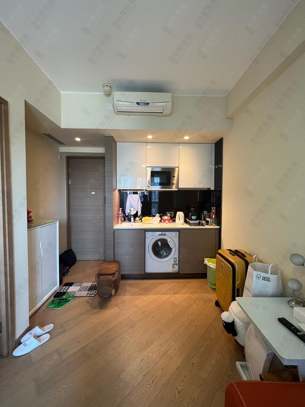 Unit Interior-Kitchen