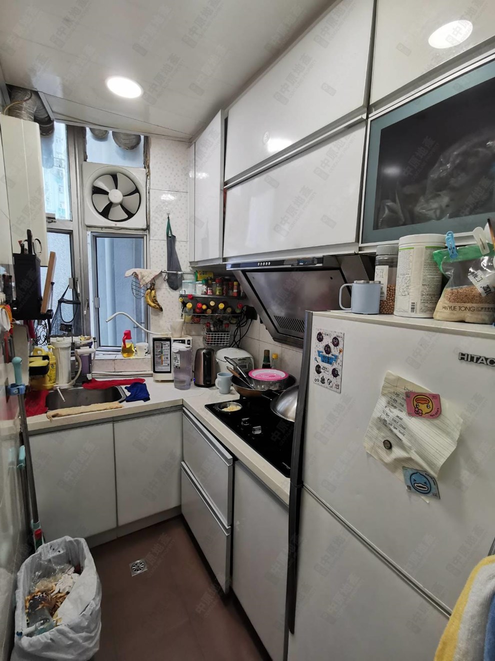 Unit Interior-Kitchen