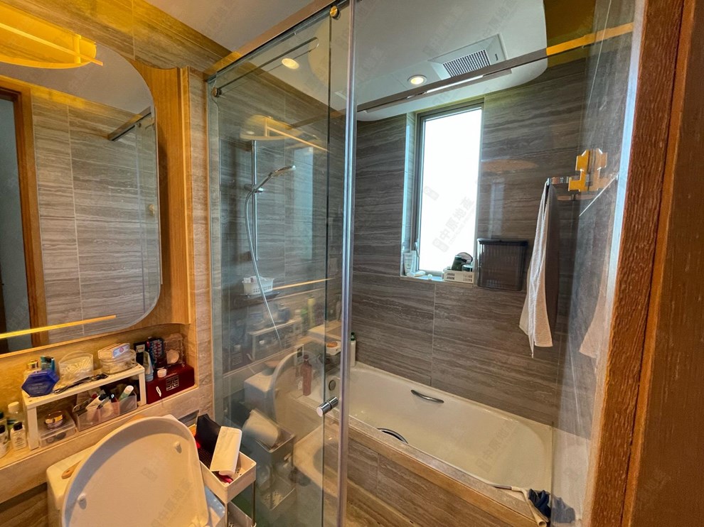 Unit Interior-Bathroom