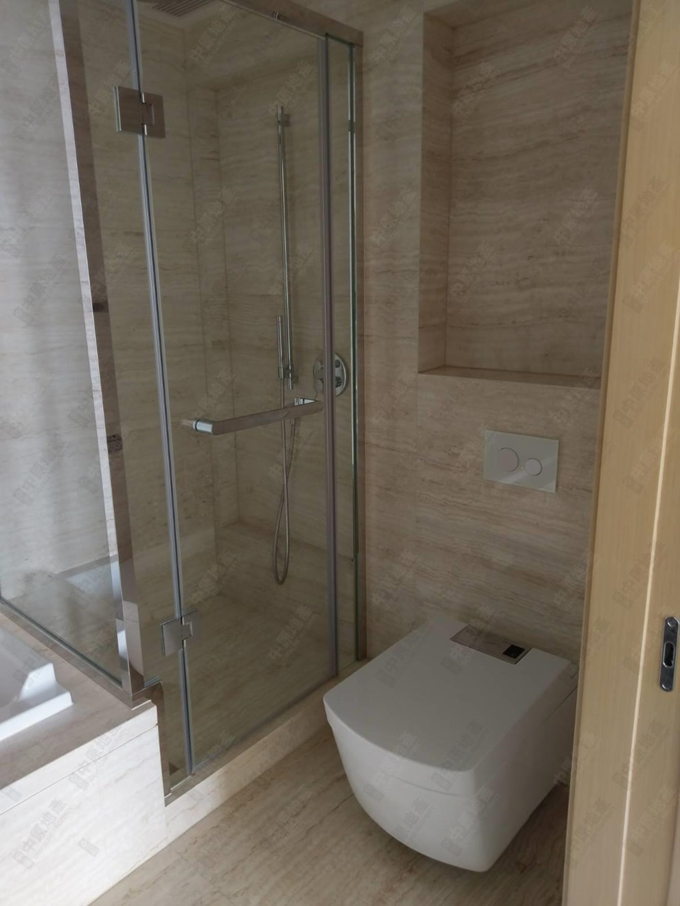 Unit Interior-Master Bathroom