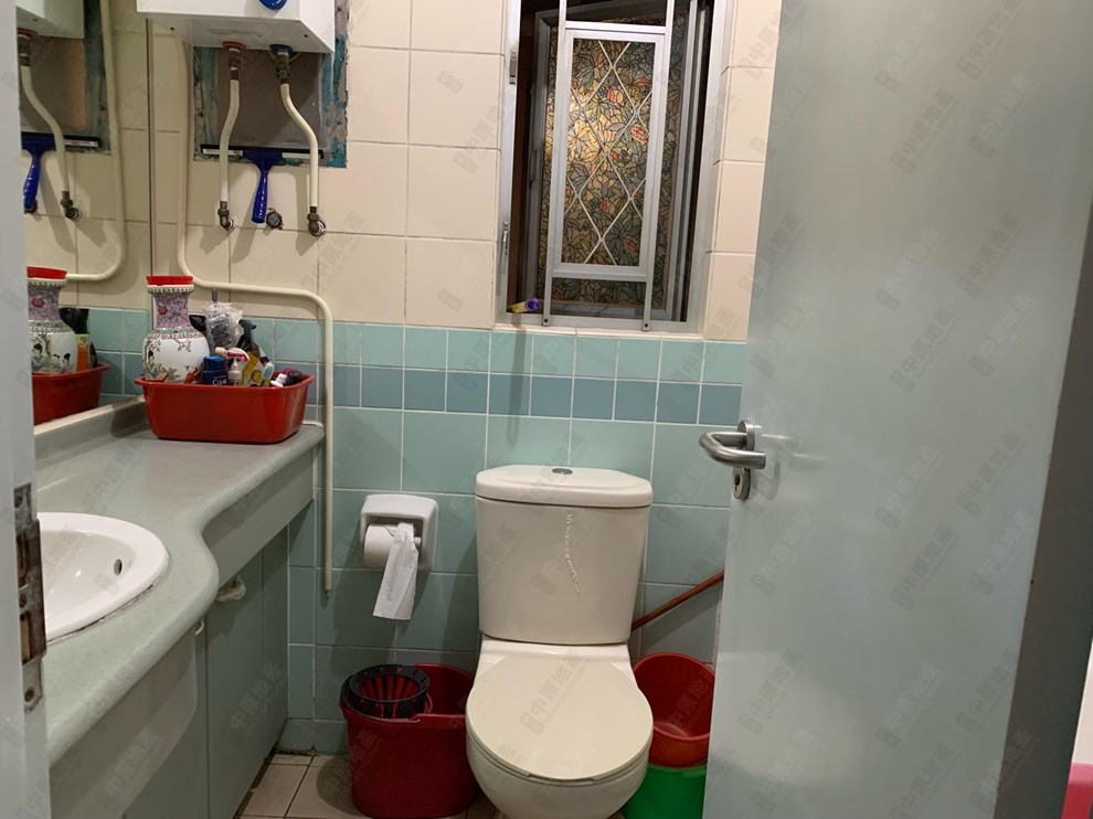 Unit Interior-Bathroom