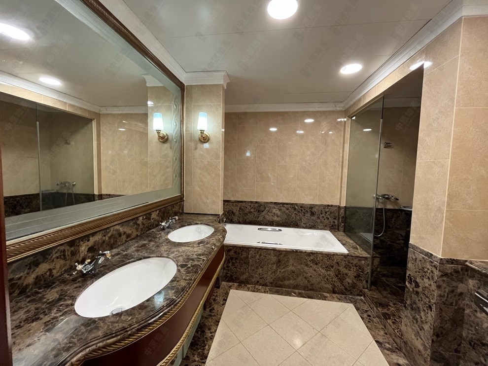 Unit Interior-Master Bathroom