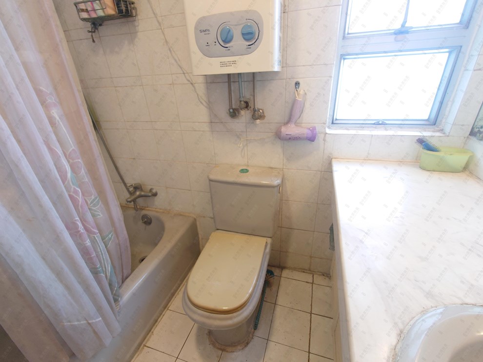 Unit Interior-Master Bathroom