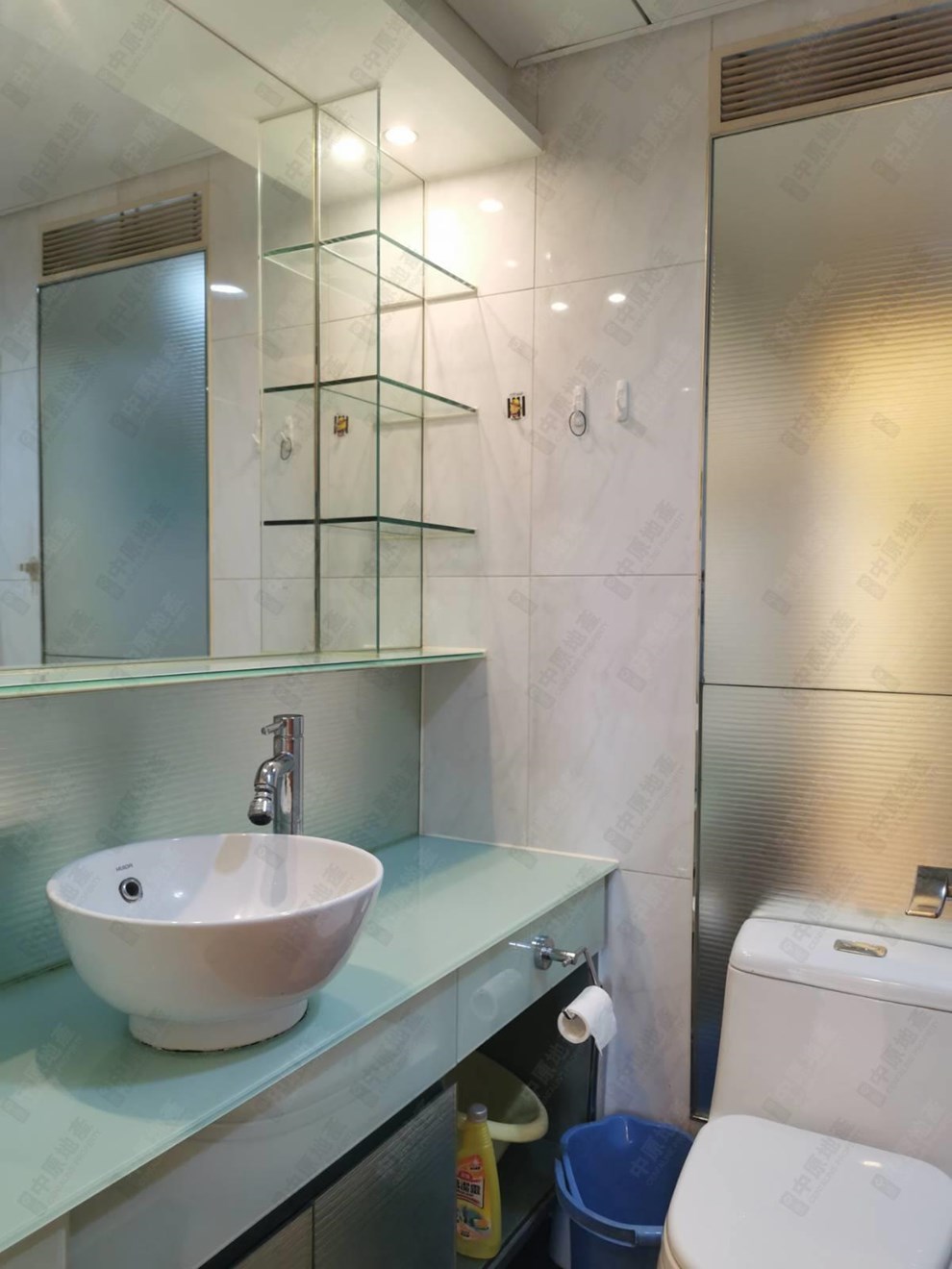 Unit Interior-Bathroom