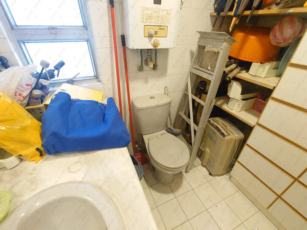 Unit Interior-Washroom