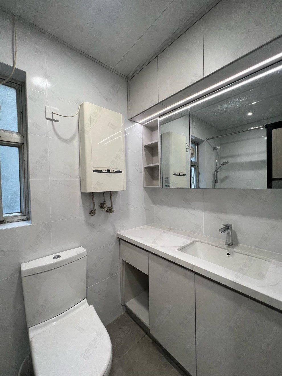 Unit Interior-Bathroom