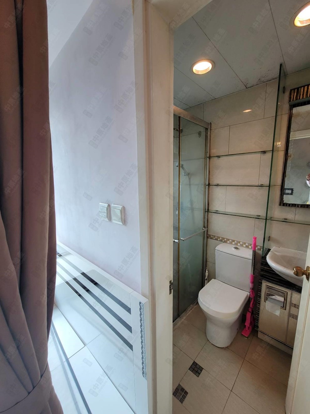 Unit Interior-Bathroom