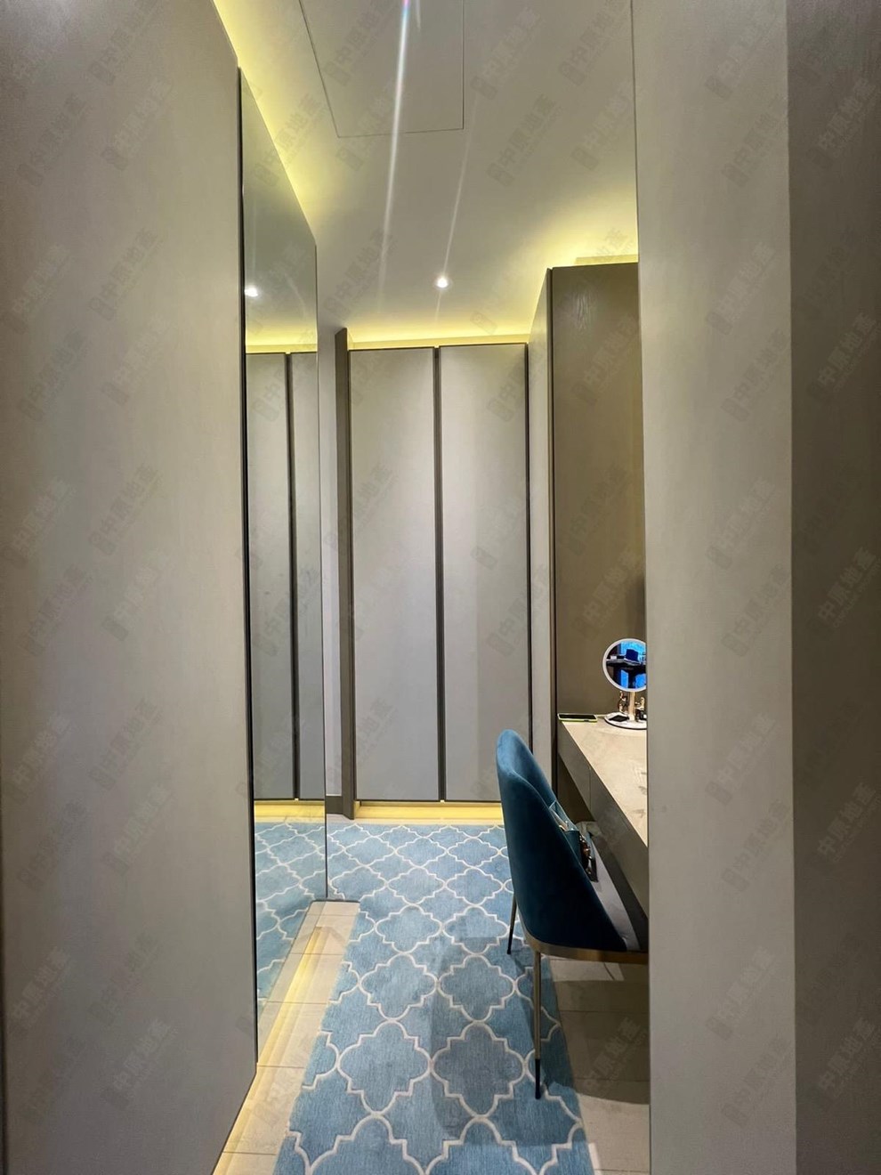 Unit Interior-Cloak Room