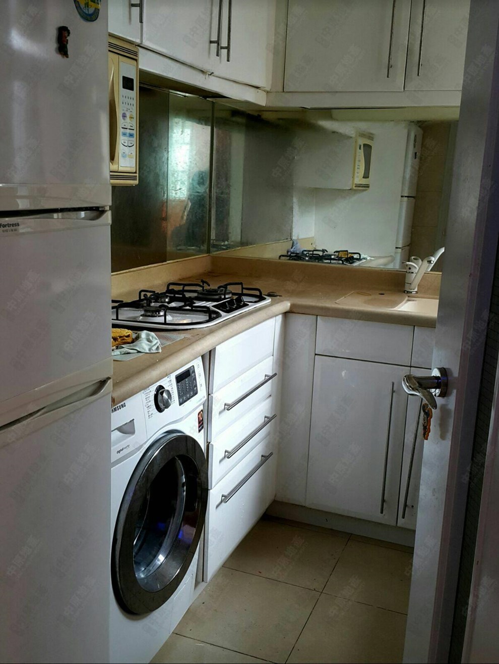 Unit Interior-Kitchen
