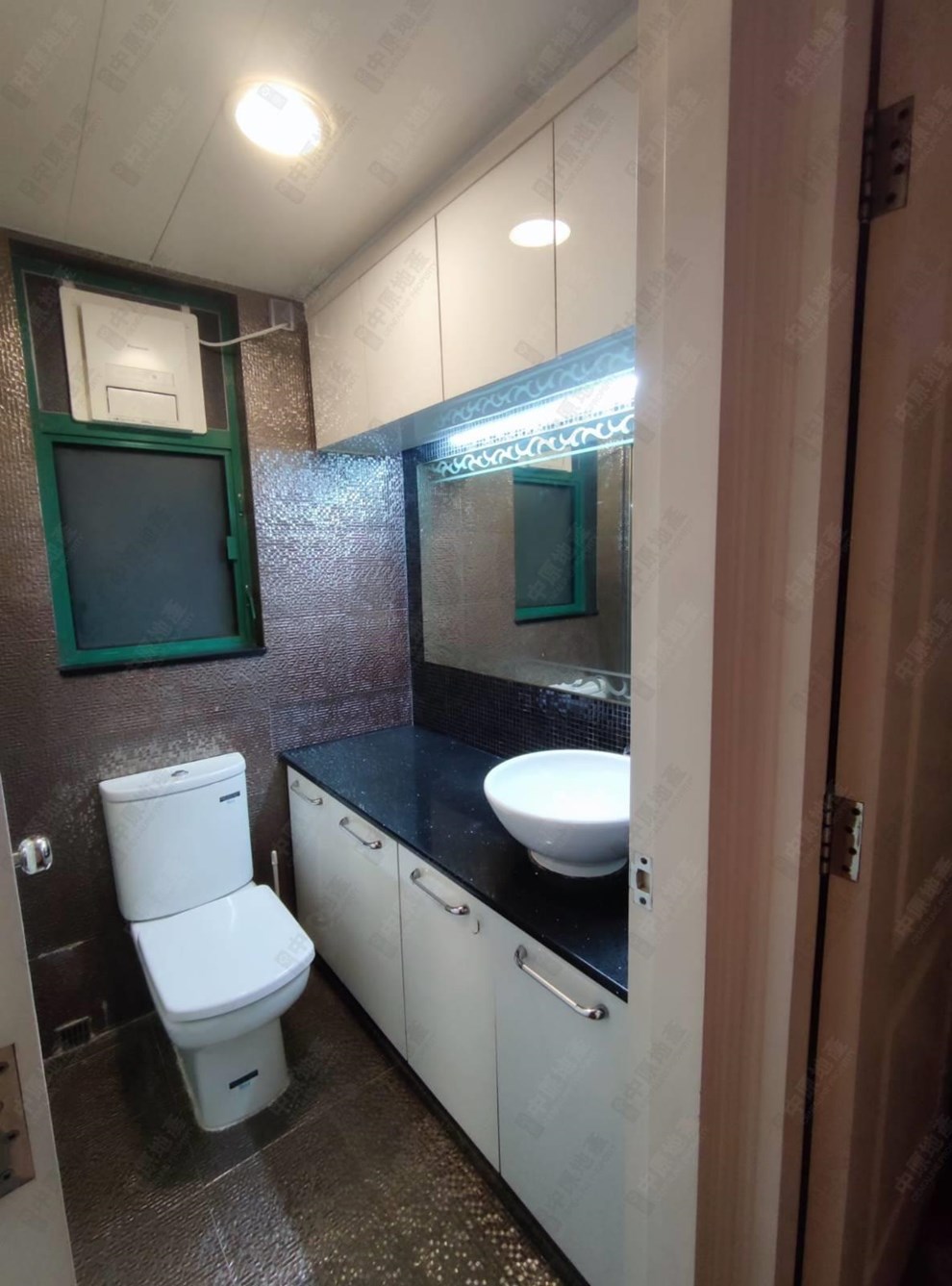 Unit Interior-Bathroom