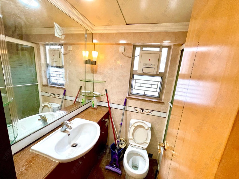 Unit Interior-Washroom