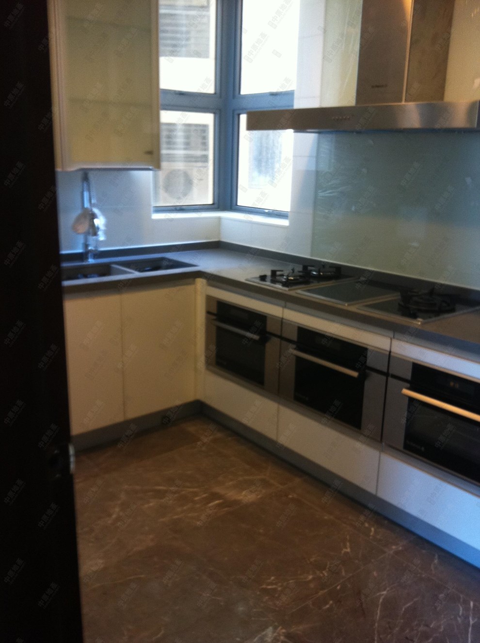 Unit Interior-Kitchen