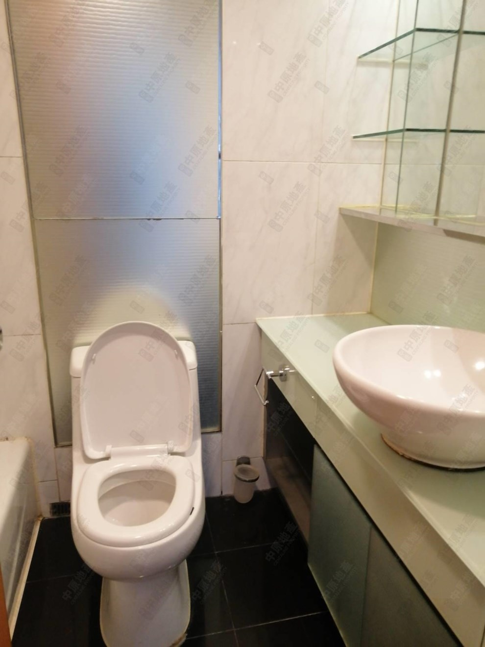 Unit Interior-Bathroom