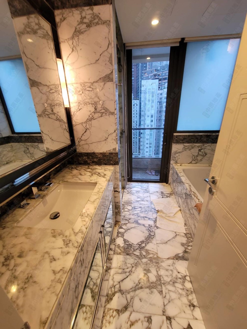 Unit Interior-Bathroom
