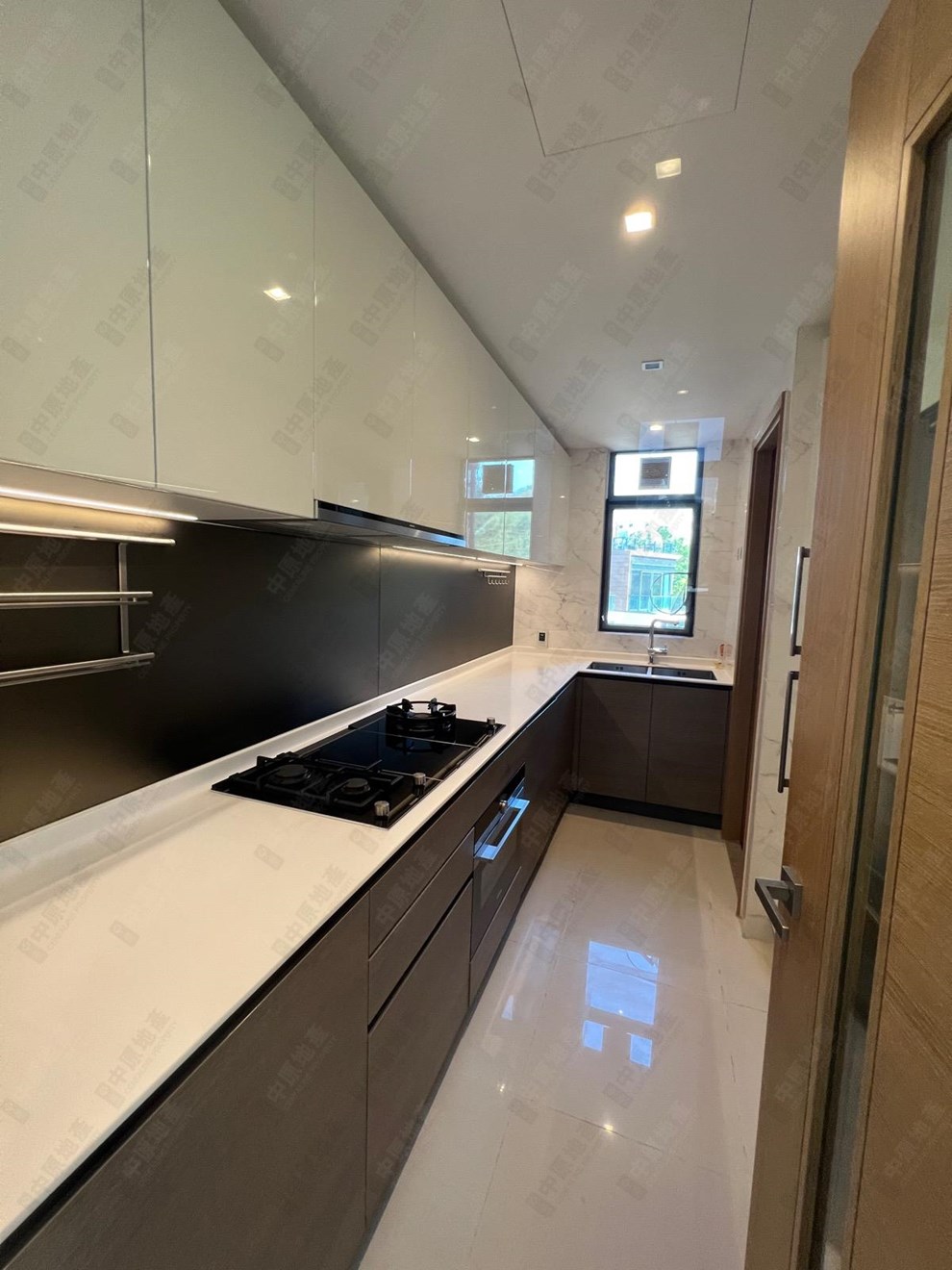 Unit Interior-Kitchen