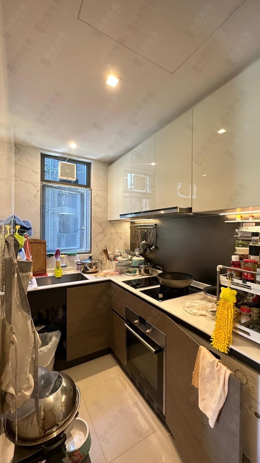 Unit Interior-Kitchen