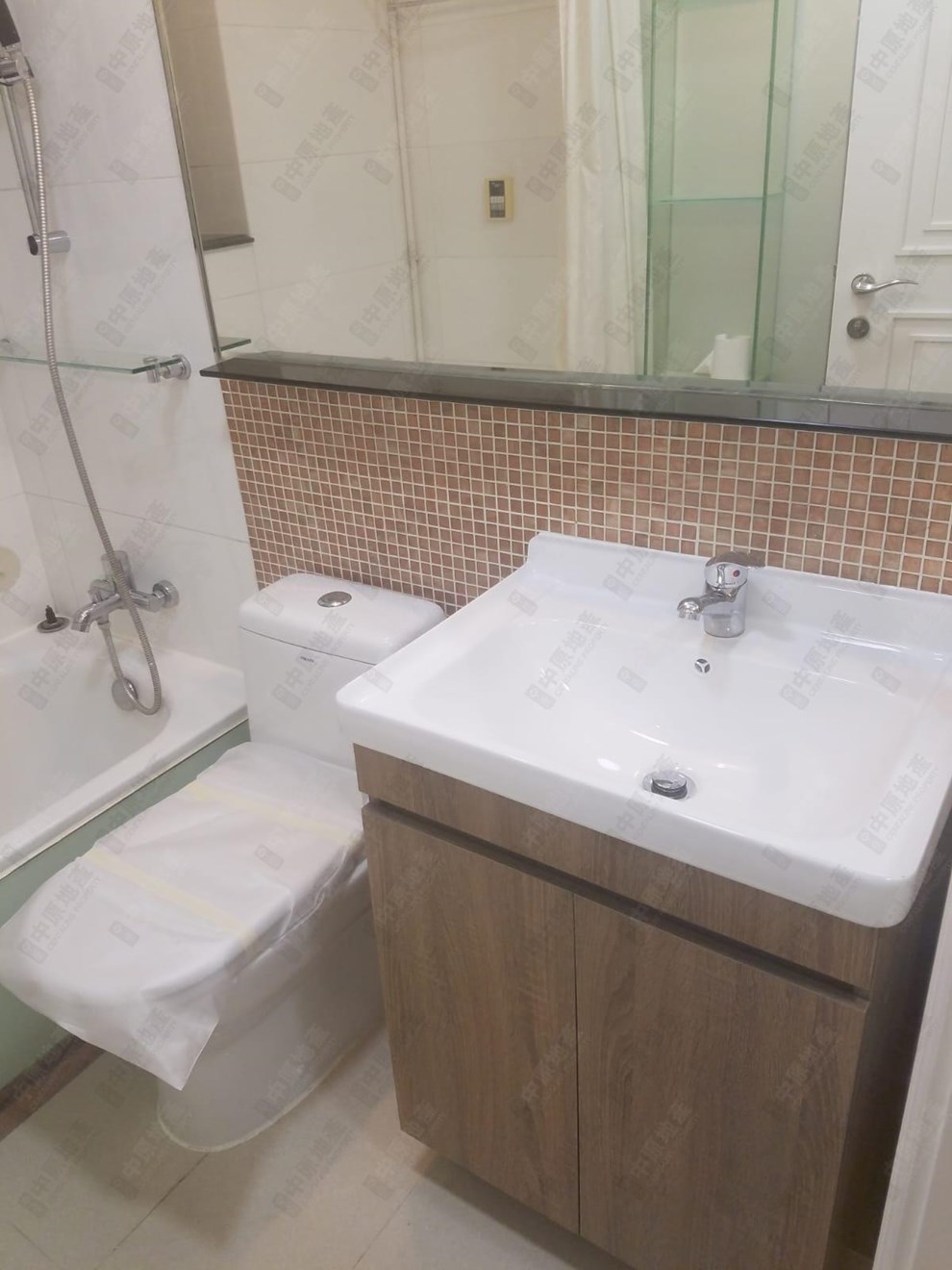 Unit Interior-Master Bathroom
