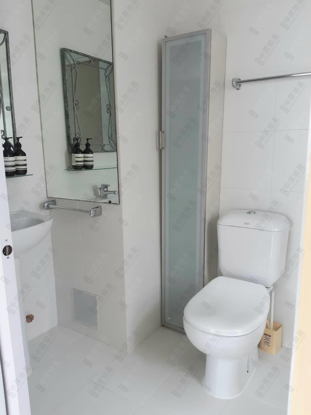 Unit Interior-Washroom