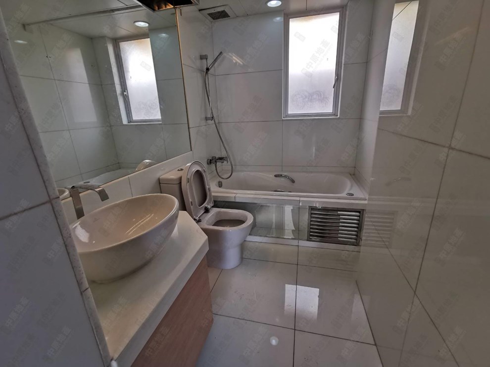 Unit Interior-Master Bathroom