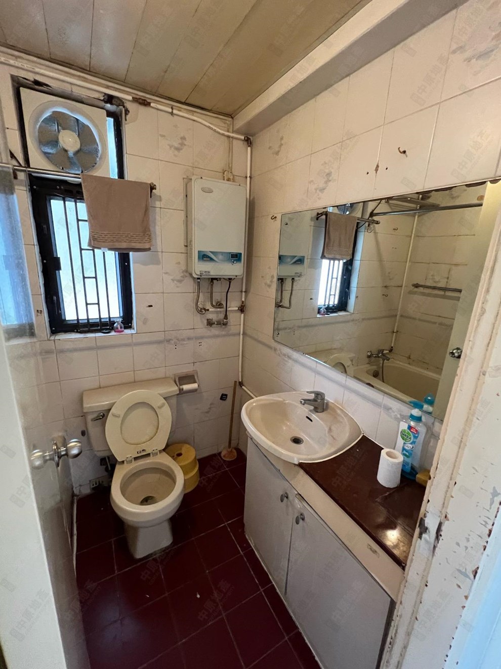 Unit Interior-Washroom