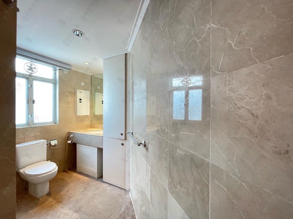 Unit Interior-Washroom