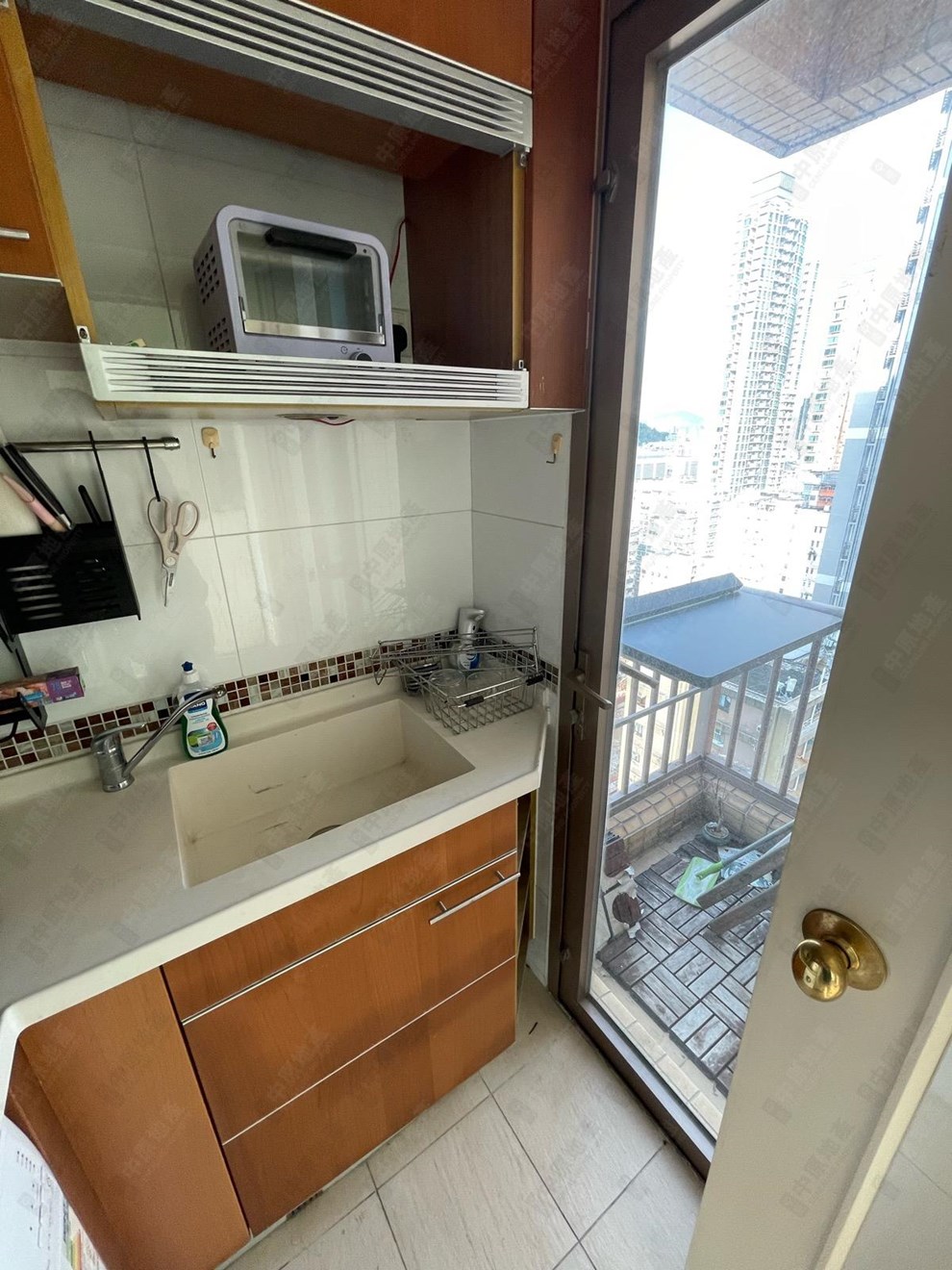 Unit Interior-Kitchen