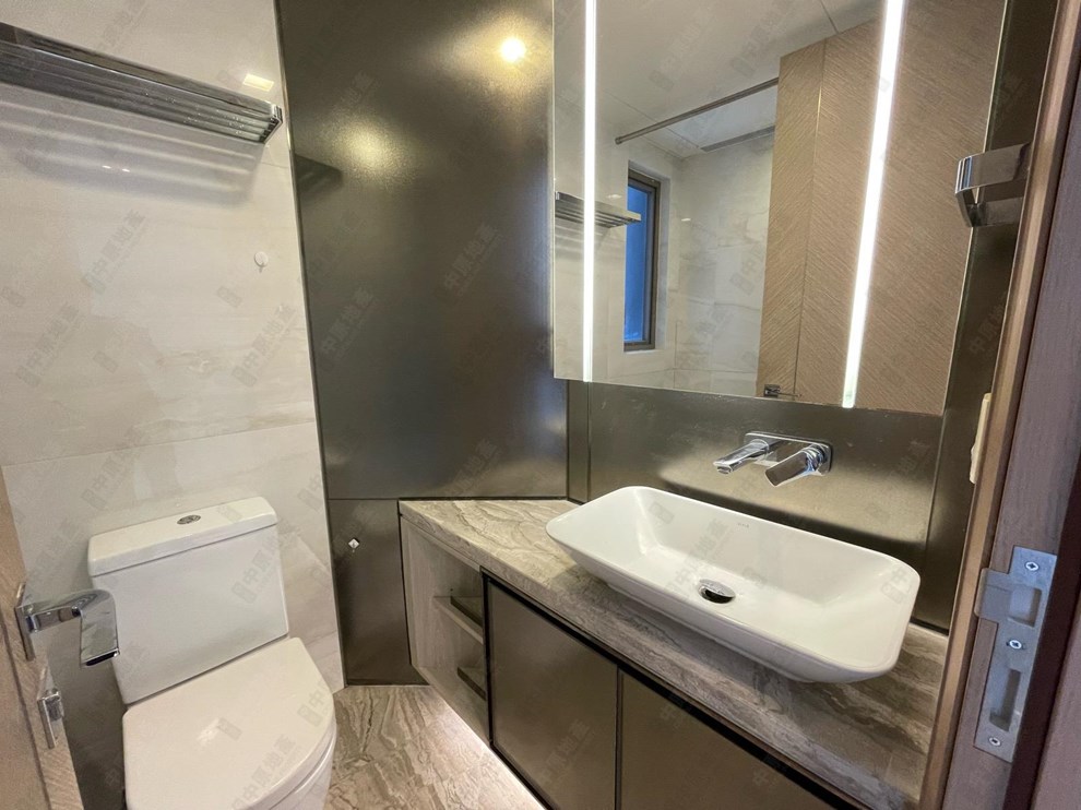 Unit Interior-Bathroom